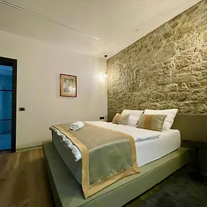  Apartment Hyatt